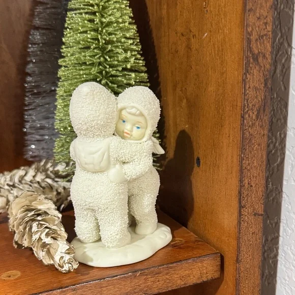 Snowbunny Charming Cream Holiday Figurine - Picture 2 of 3